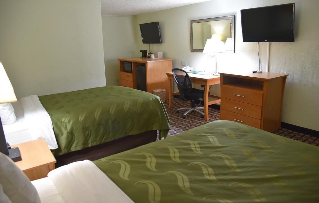 Quality Inn & Suites Near I-480 And I-29 Council Bluffs Zewnętrze zdjęcie