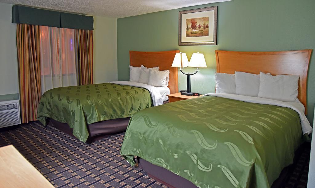 Quality Inn & Suites Near I-480 And I-29 Council Bluffs Zewnętrze zdjęcie