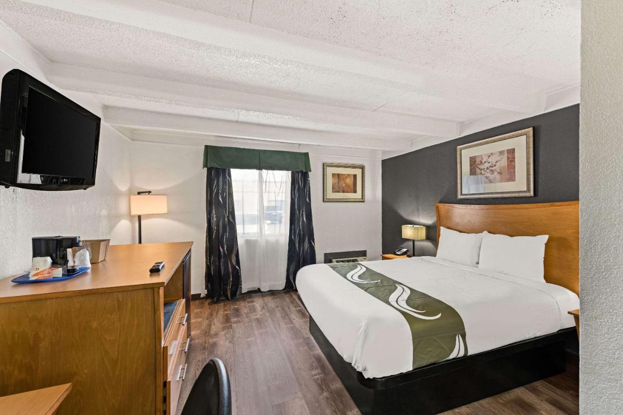 Quality Inn & Suites Near I-480 And I-29 Council Bluffs Zewnętrze zdjęcie