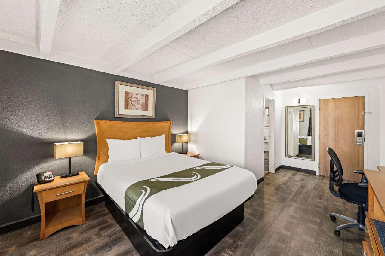 Quality Inn & Suites Near I-480 And I-29 Council Bluffs Zewnętrze zdjęcie
