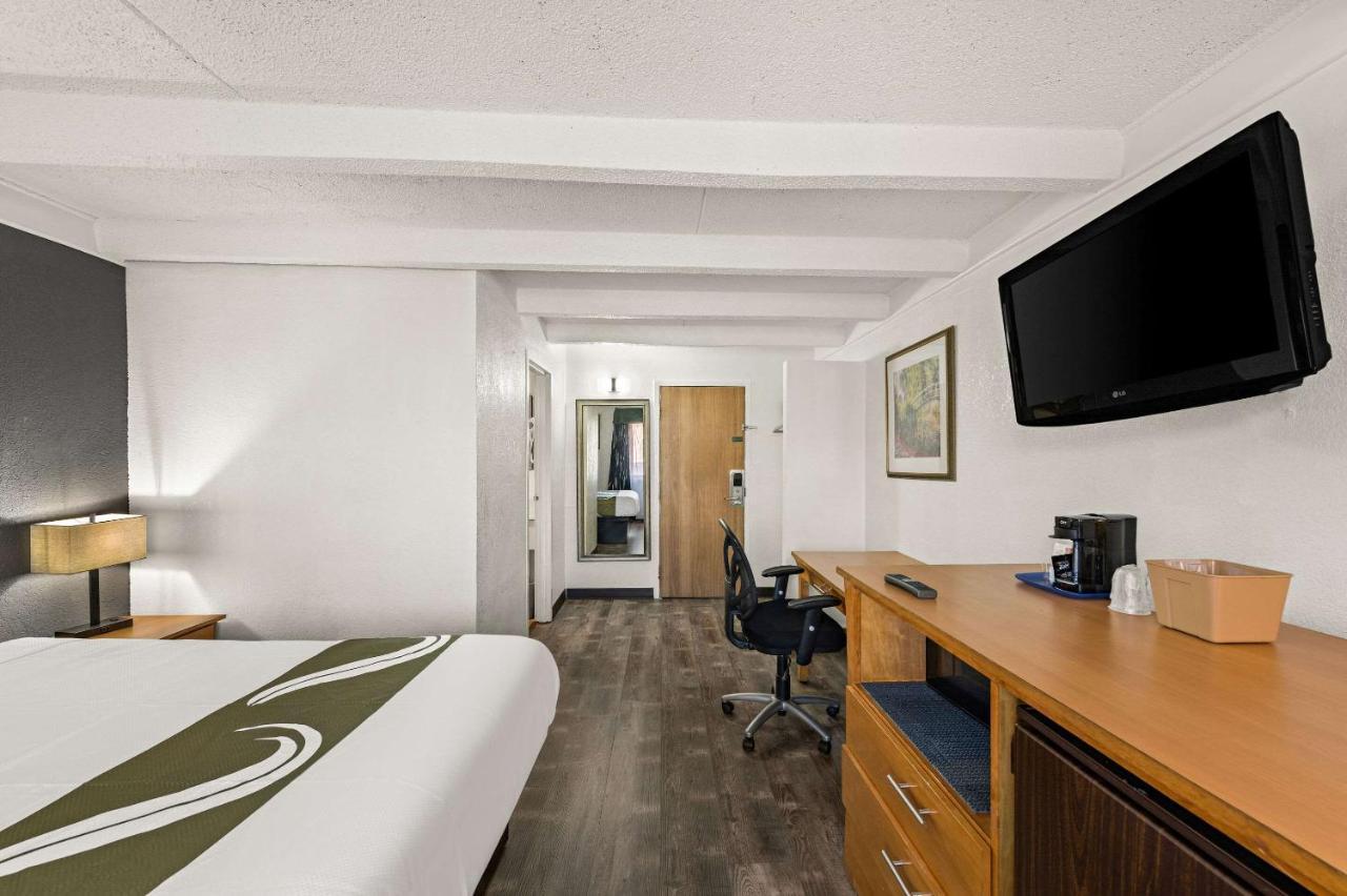 Quality Inn & Suites Near I-480 And I-29 Council Bluffs Zewnętrze zdjęcie