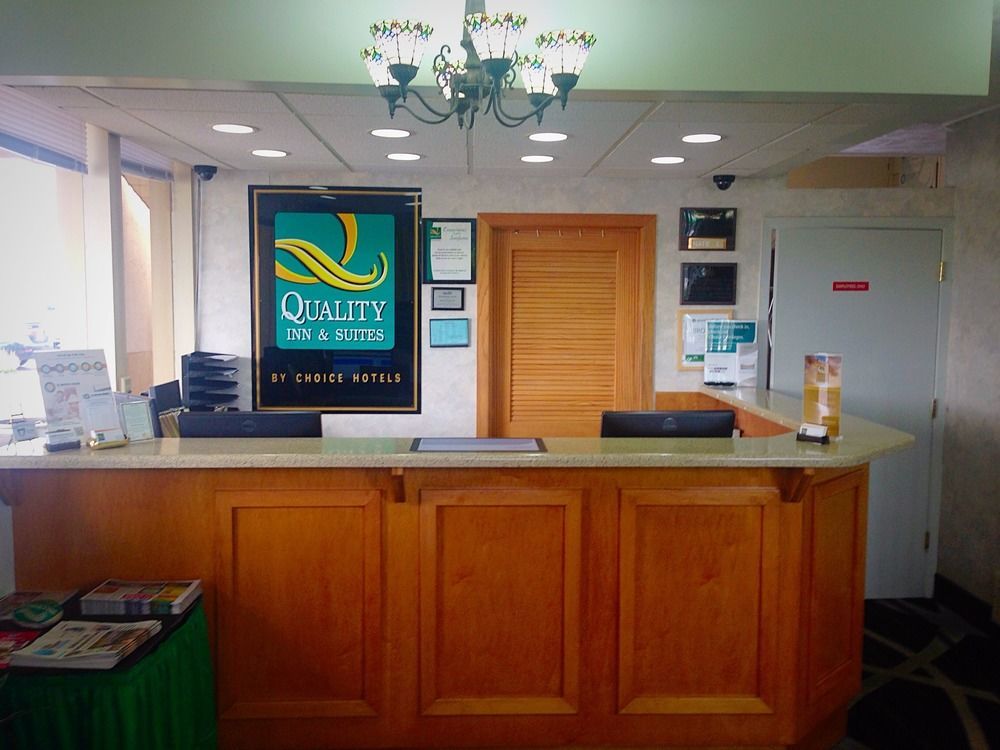 Quality Inn & Suites Near I-480 And I-29 Council Bluffs Zewnętrze zdjęcie