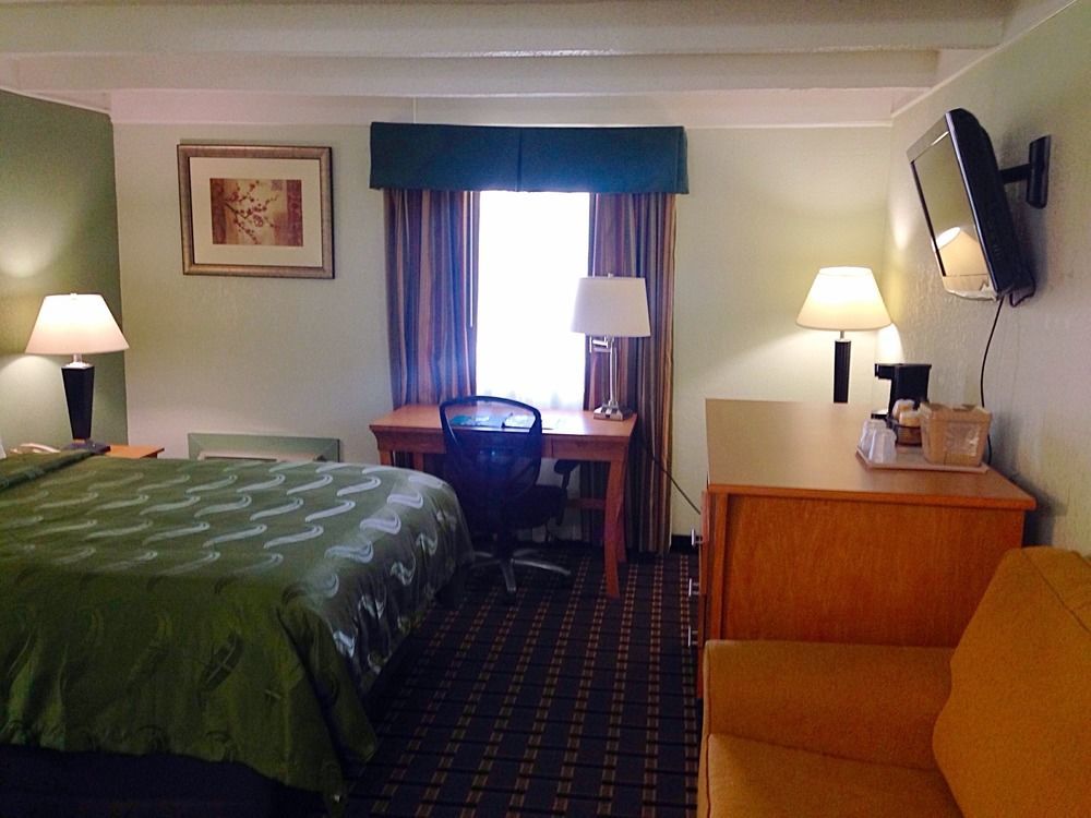 Quality Inn & Suites Near I-480 And I-29 Council Bluffs Zewnętrze zdjęcie